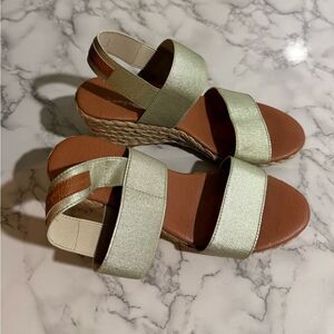 Tommy Bahama Sakura Women's 7.5 Elastic Wedge Sandals Espadrille Metallic Gold